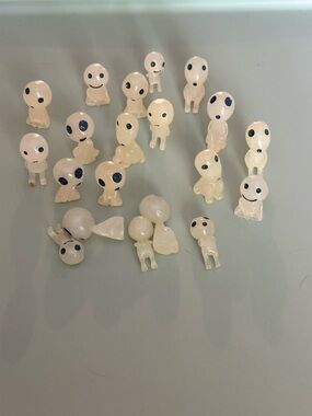 Set of 20 Kodoma figurines